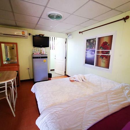 Hi Tech Resort Kabin Buri Ngoại thất bức ảnh