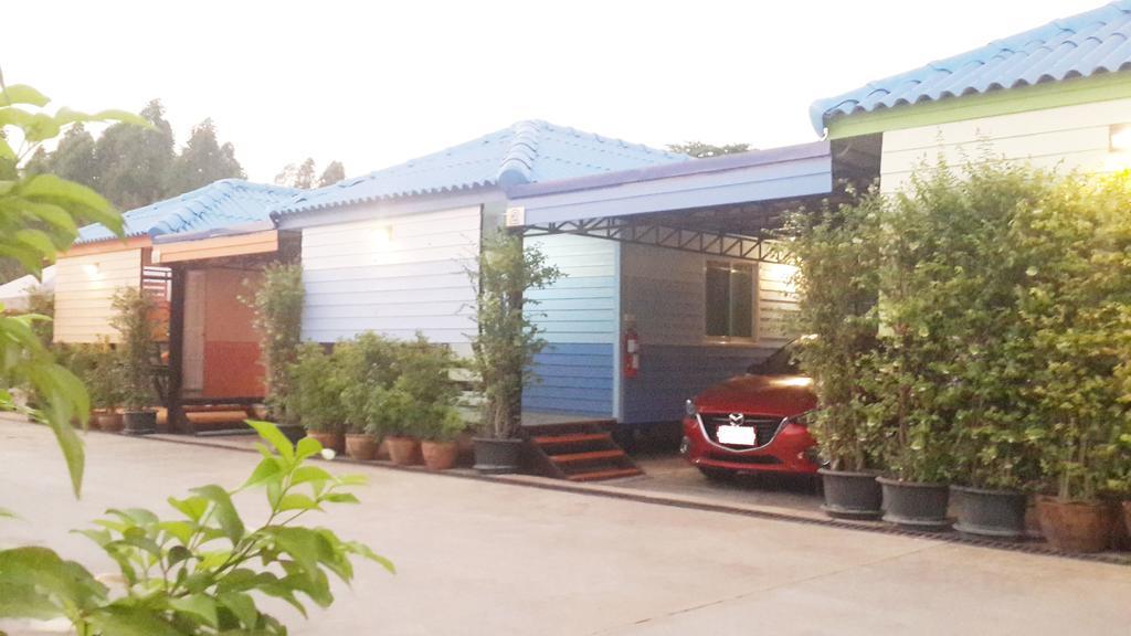 Hi Tech Resort Kabin Buri Ngoại thất bức ảnh
