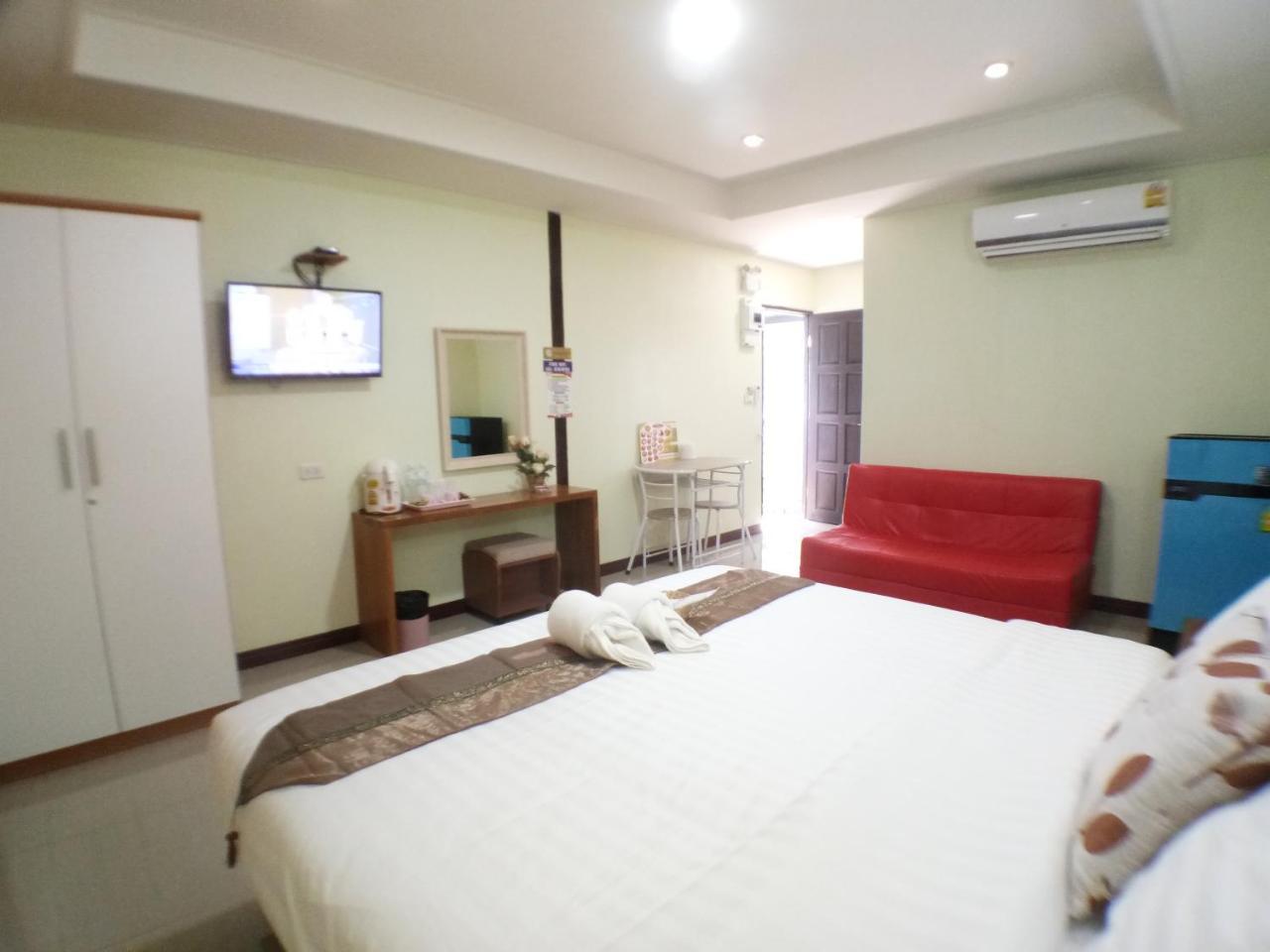 Hi Tech Resort Kabin Buri Phòng bức ảnh
