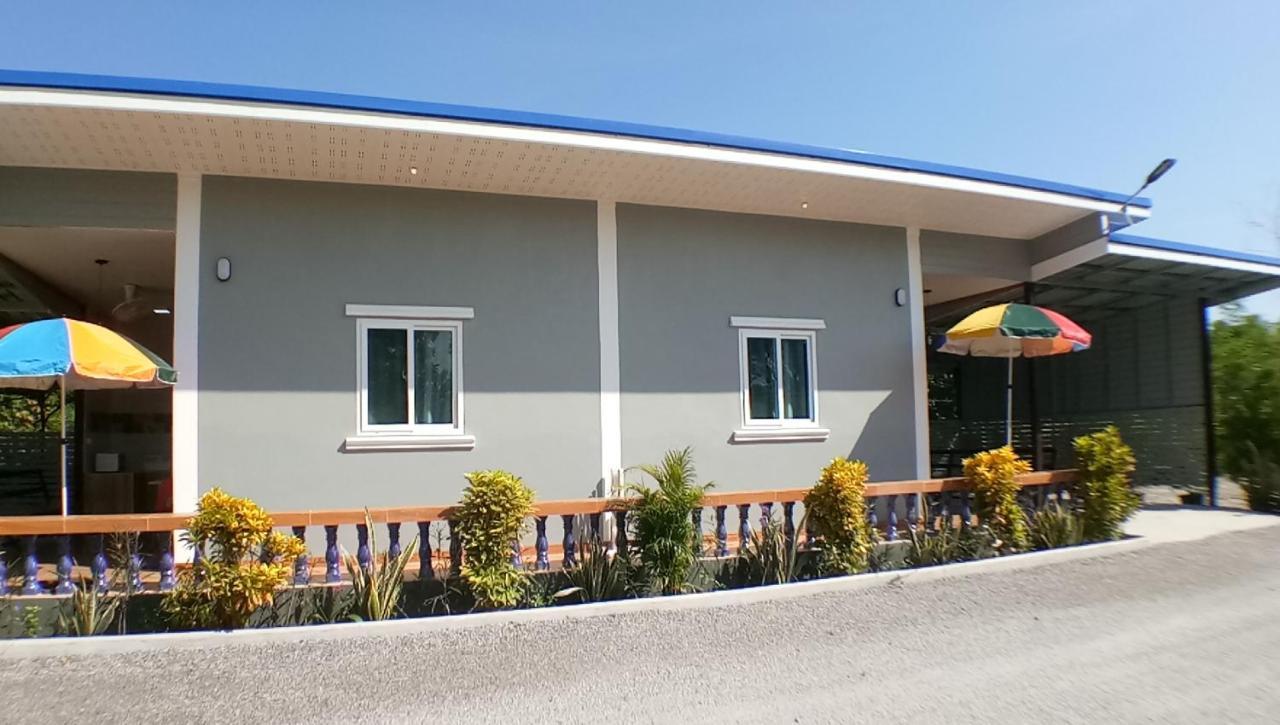 Hi Tech Resort Kabin Buri Ngoại thất bức ảnh