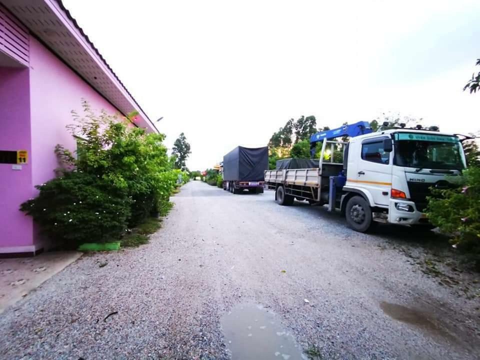 Hi Tech Resort Kabin Buri Ngoại thất bức ảnh
